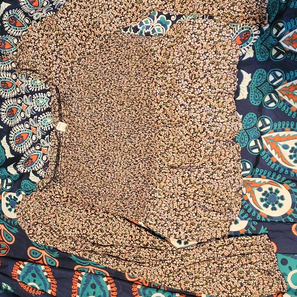 Adorable old navy peasant blouse